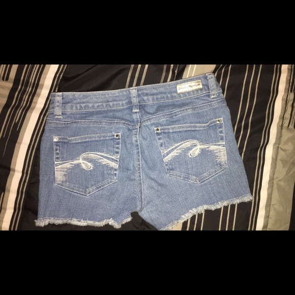 Never worn - Picture 2 of 3